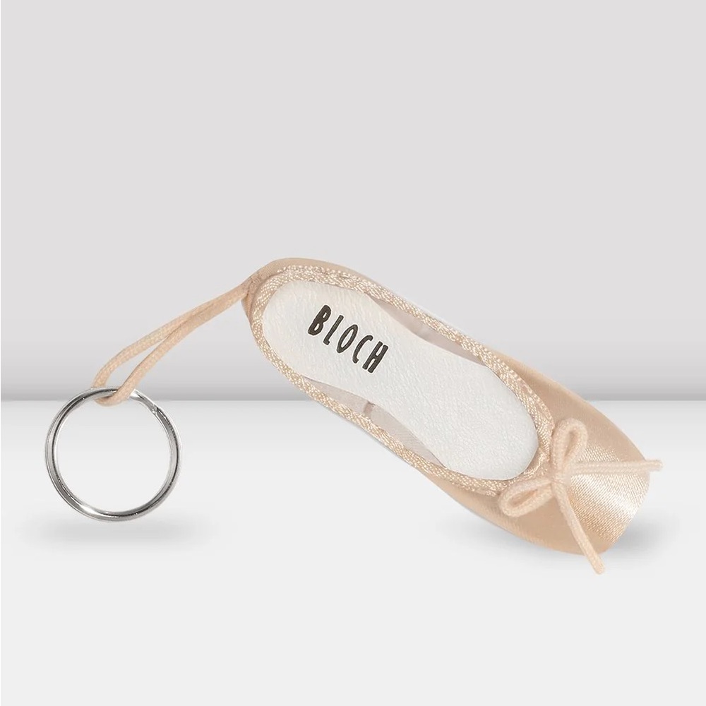 Bloch mini pointe shoe key chain in pink satin